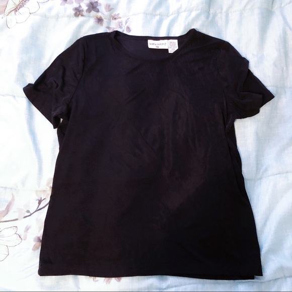 Basic Black T-Shirt - Picture 3 of 6